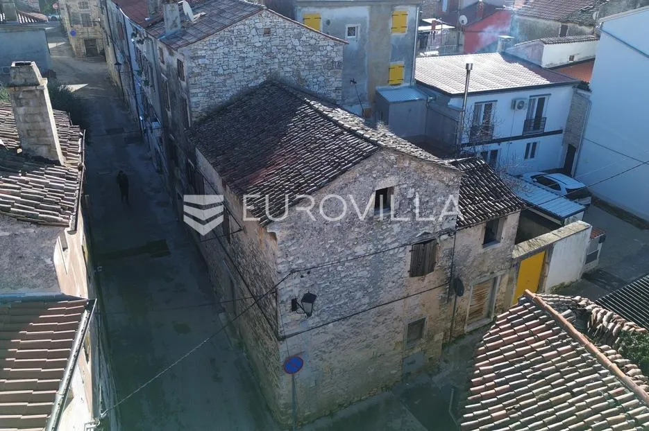 istra, vodnjan, kamena kuća za renovaciju u centru vodnjana - slika 5