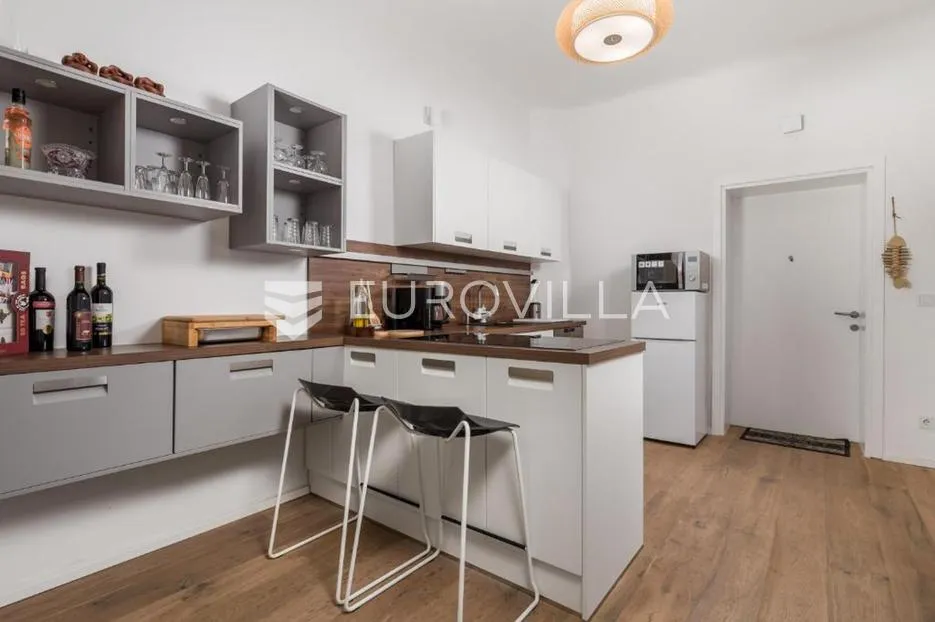 opatija, centar, najam, moderan trosoban stan od 80 m² s pogledom na more i vrtom - slika 3