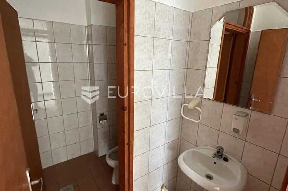 vukovar, centar, atraktivna poslovna zgrada na tri etaže - slika 22