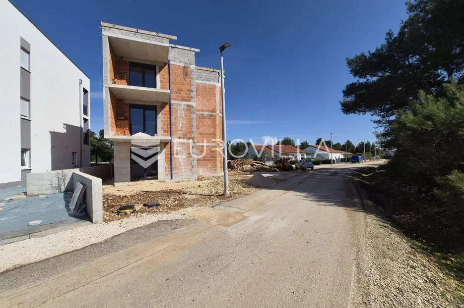 vir, apartman na 2. katu s krovnom terasom i pogledom na more - slika 46
