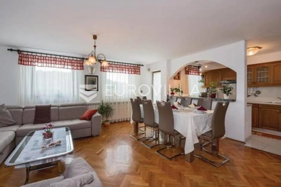 pula, apartmanska kuća s bazenom na uređenoj okućnici, 350 m od mora - slika 5