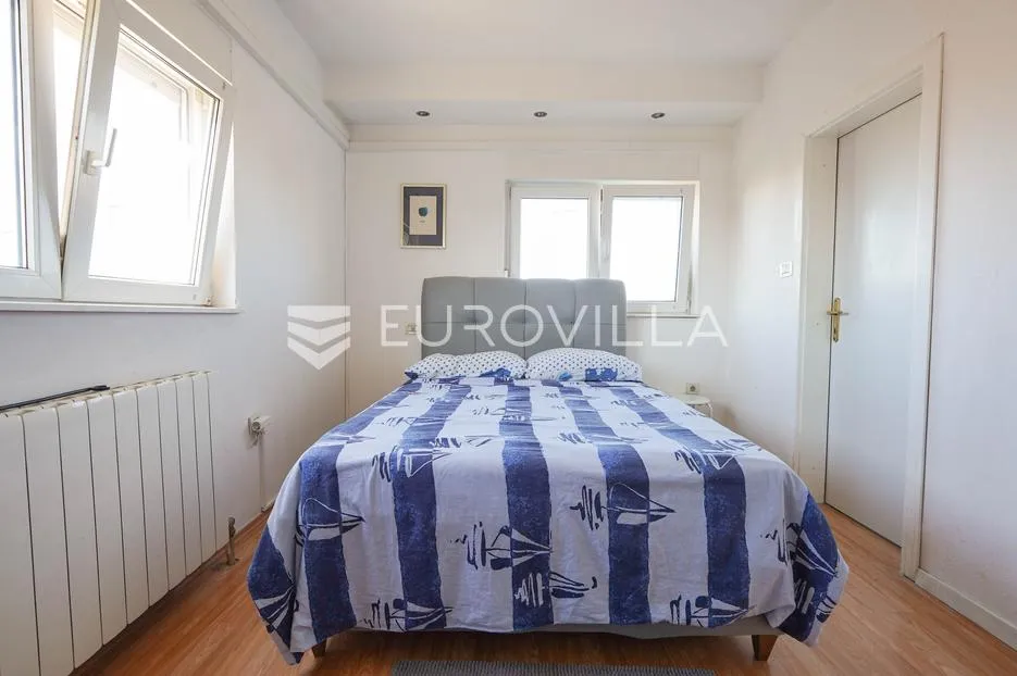 zadar, bokanjac, prostrana kuća površine 376 m² s velikim potencijalom - slika 36