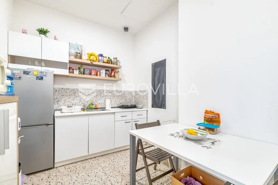 špansko odličan ulični poslovni prostor lokal 131 m² i 2 garažna mjesta - slika 6