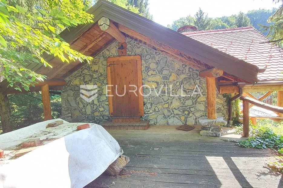 samobor, prekrasna obiteljska vikendica 152 m² na zemljištu 1.565 m² - slika 26