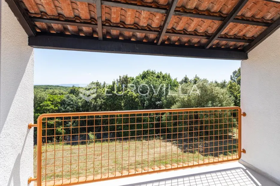 istra, duga uvala, 1. kat, adaptirani apartman u sklopu naselja s pogledom na more,150 m od mora - slika 7