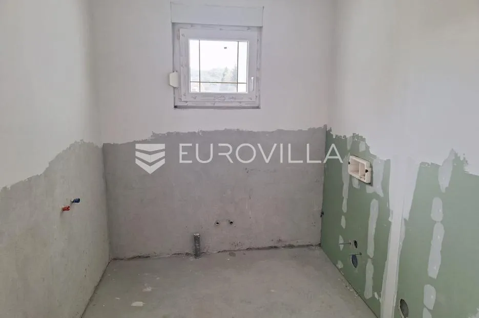 karlovac, tušilović, kuća 420 m², 3 stana - slika 12