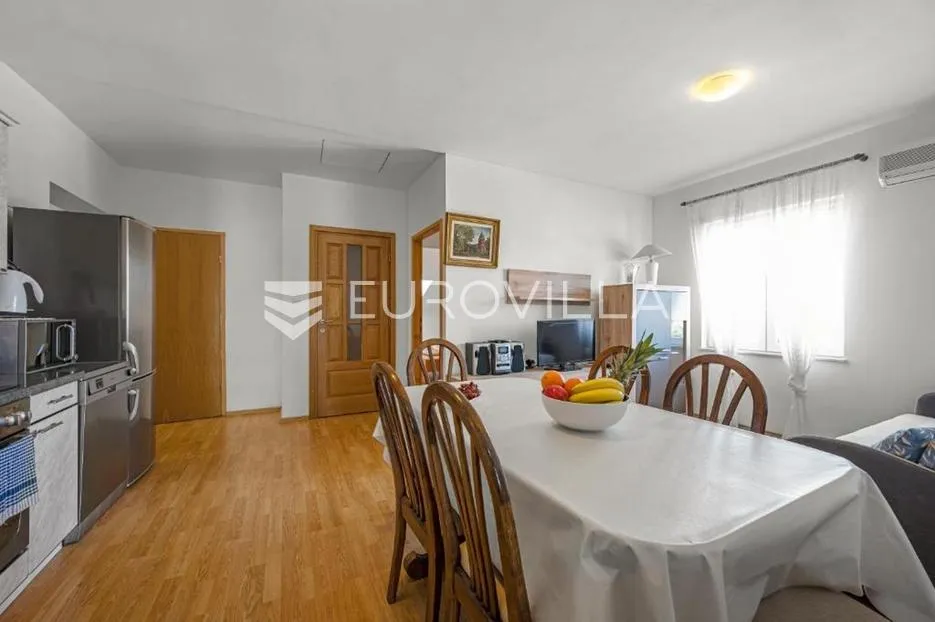 skradin, dubravice, kuća sa 7 apartmana i velikim bazenom, 760 m² - slika 28