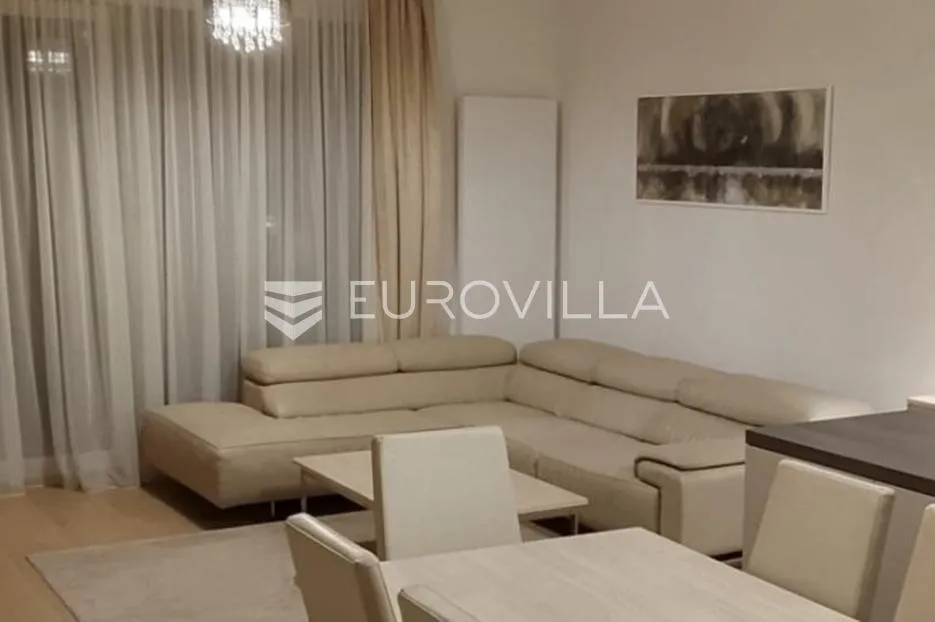Zagreb, DONJE SVETICE, prostran četverosoban stan, dva garažna parkirna mjesta, 143 m², VMD