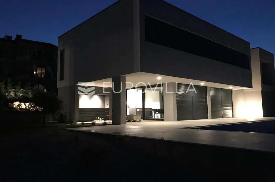 krk, luksuzna vila od 260m2 na parceli od 885m2 - slika 6