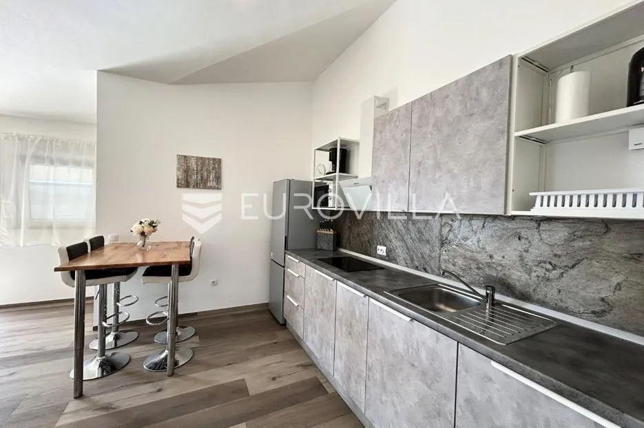 vir, atraktivna apartmanska kuća s 4 stambene jedinice udaljene 150 m od plaže - slika 16