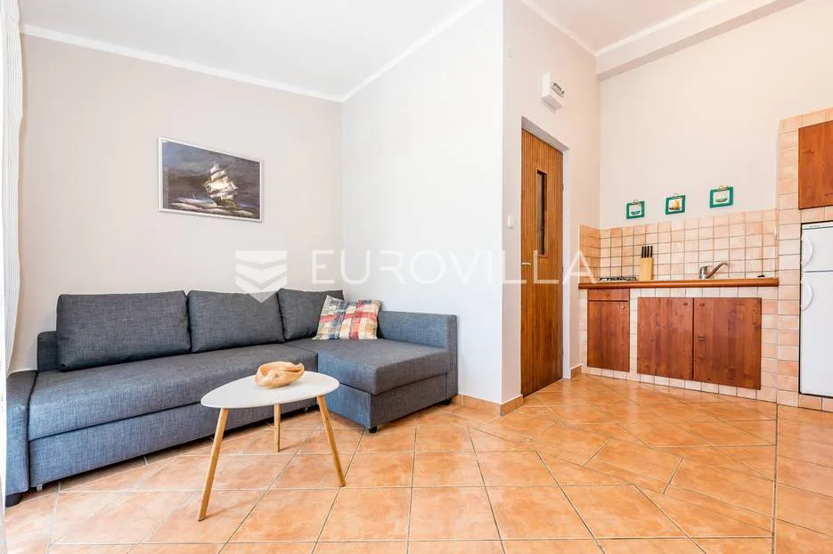 šibenik, grebaštica, kuća s apartmanima drugi red od mora - slika 9