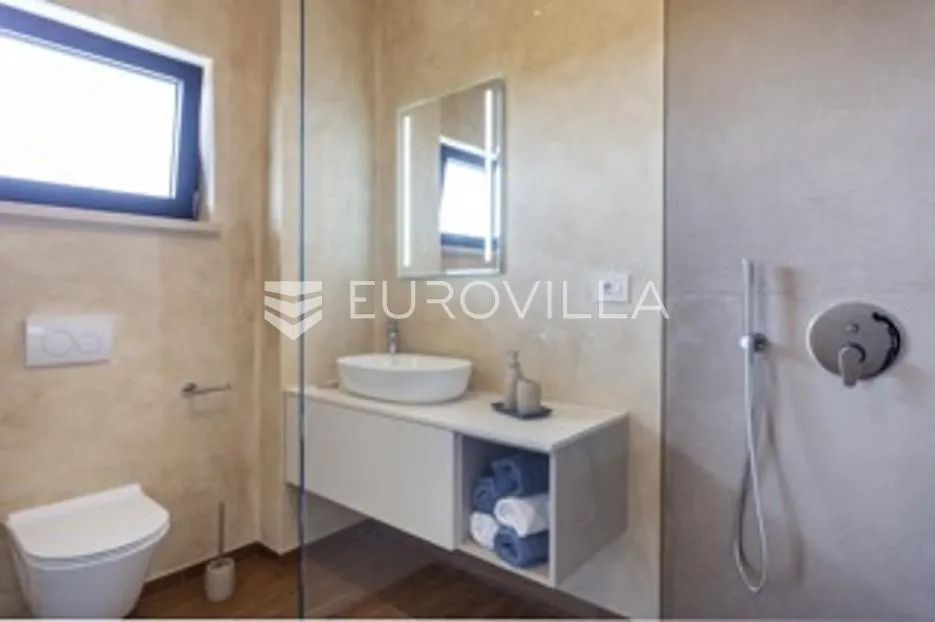 istra, smoljanci, kvalitetna i moderna samostojeća kuća, 208 m², grijani bazen 40 m² - slika 37