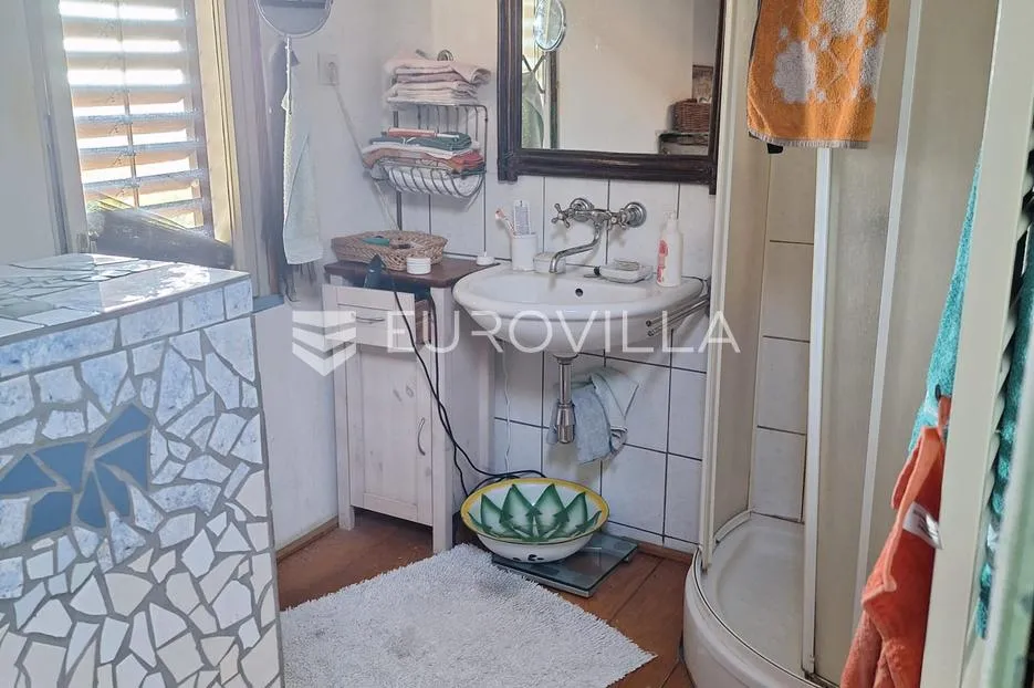 krašić, kuća 230 m2, 7215 m2 zemljišta - slika 11