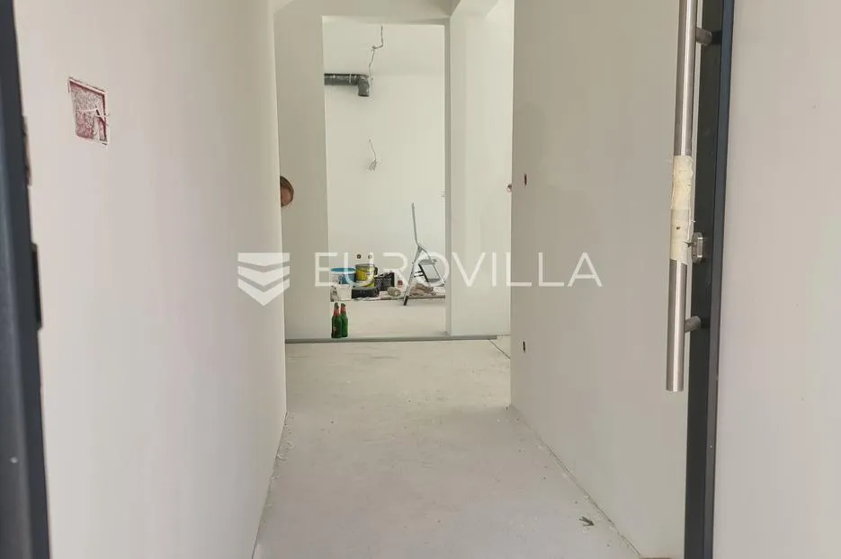 vodice, moderna kuća s bazenom, 190,58 m² - slika 12