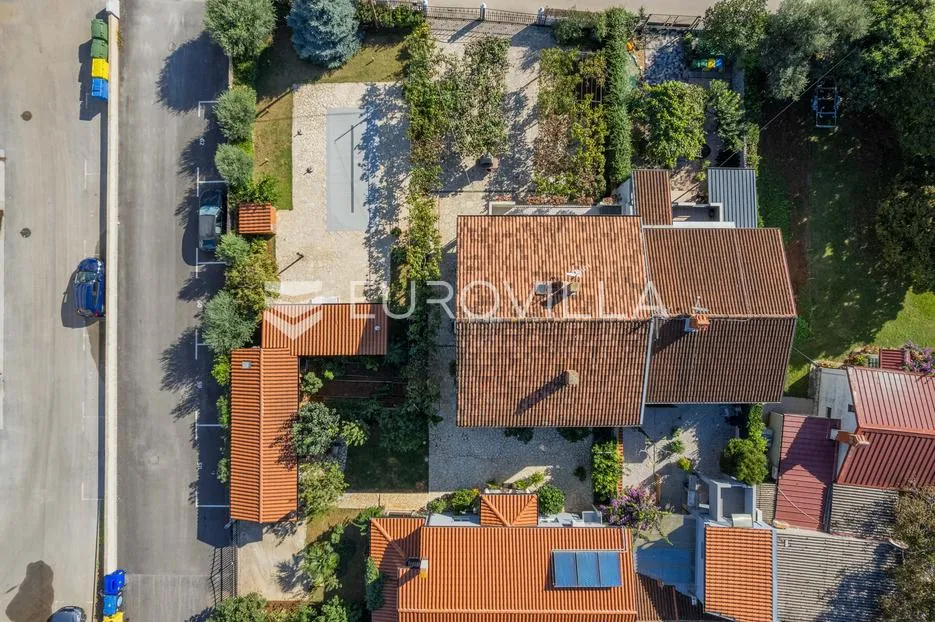 istra, pula, dvije kuće s bazenom na prostranoj okućnici - slika 8