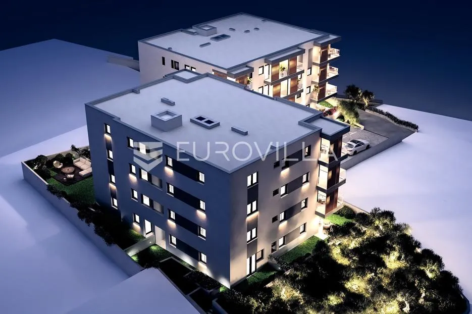 split, visoka, dvosoban stan s vrtom u novogradnji - slika 18