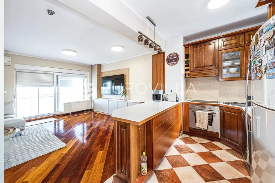 zagreb, borovje, funkcionalan peterosoban stan 130 m² parking - slika 4