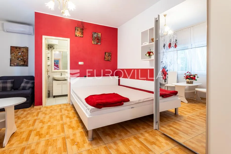 jesenice, omiška rivijera samostojeća kuća ukupne površine 426 m² - slika 12