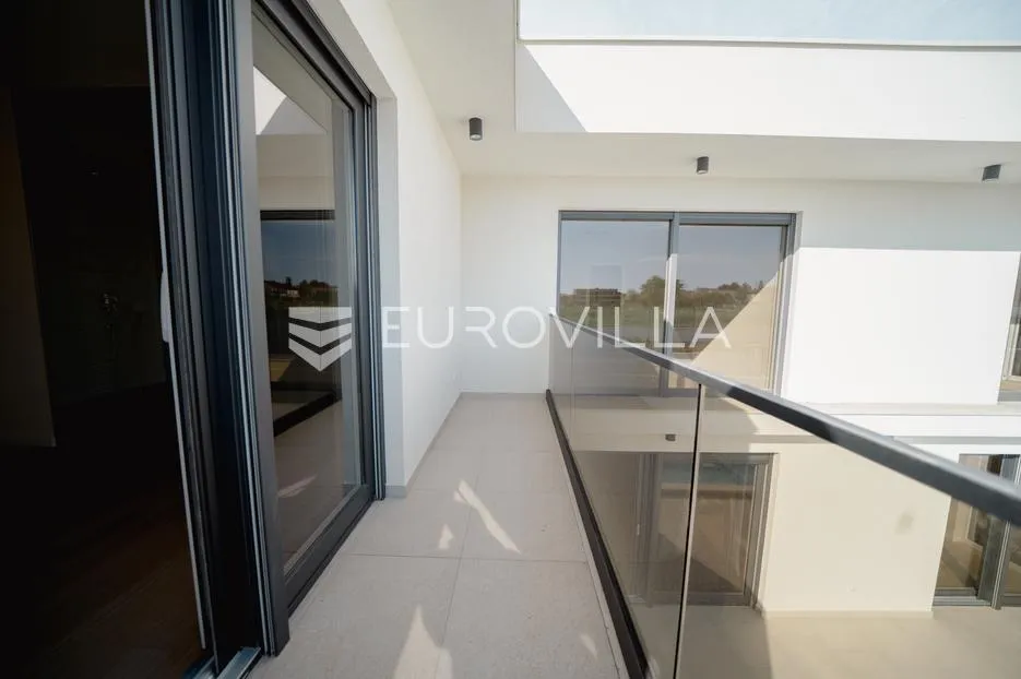 privlaka, sabunike, moderna osunčana vila s predivnim pogledom - slika 7