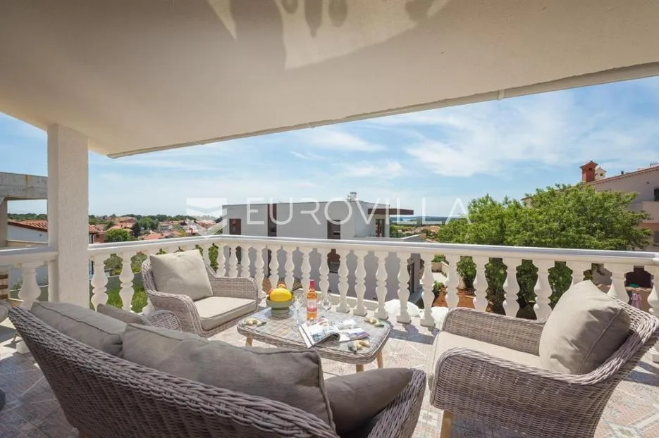 medulin, istra, luksuzna samostojeća vila 205 m² s bazenom i pogledom na more - slika 20