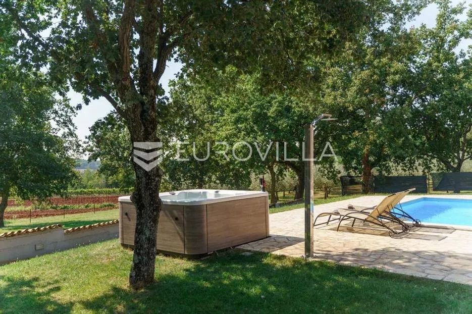 poreč, fuškulin, prekrasna vila okružena zelenilom - slika 42