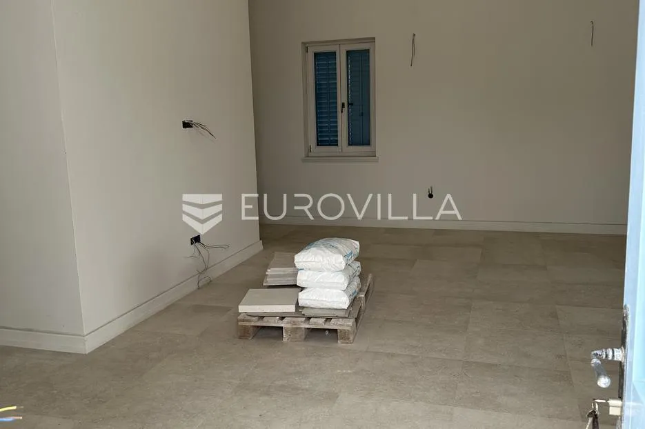 otok pašman, dobropoljana, klasična kamena vila u prvom redu do mora - slika 14