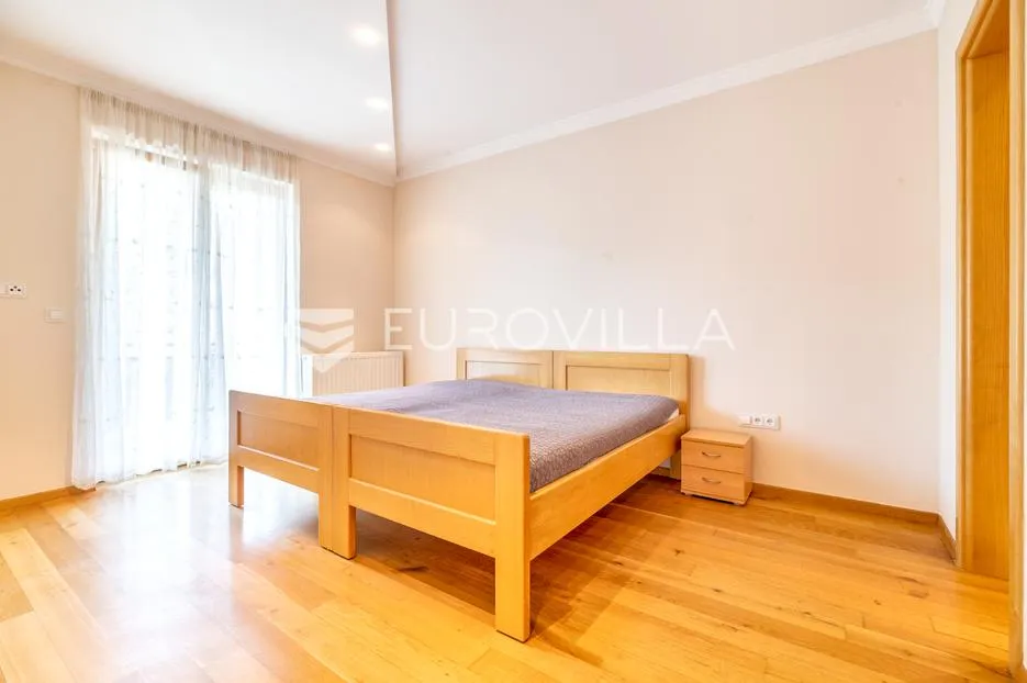 zagreb, babonićeva ulica, četverosoban stan nkp 180 m2 - slika 7