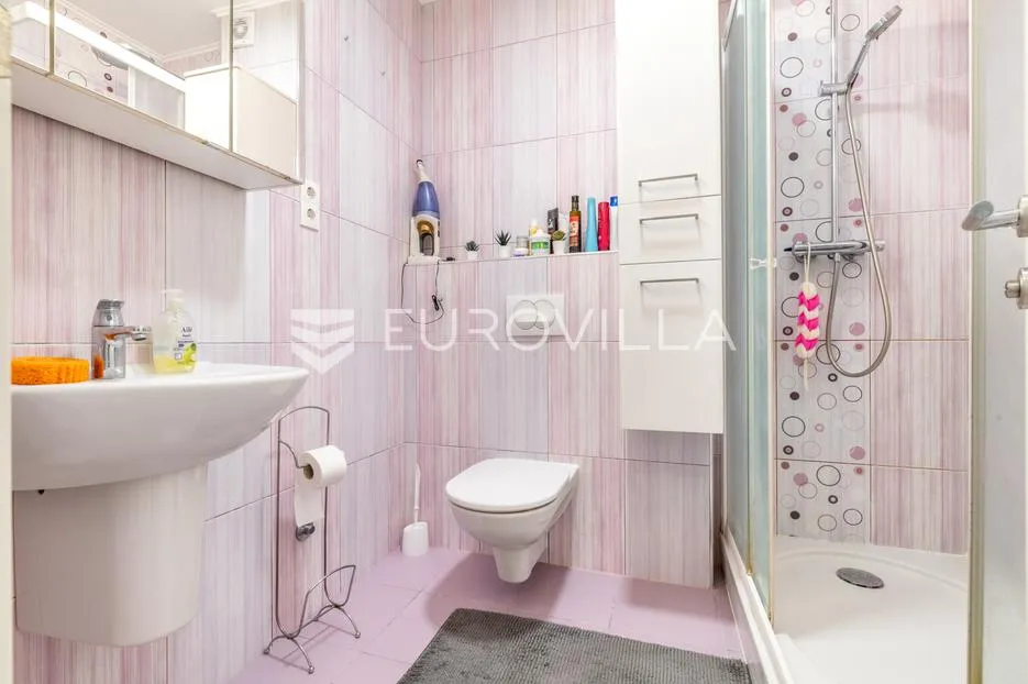 sesvete, kašinska, trosoban stan sa vrtom, prizemlje 66 m² - slika 7