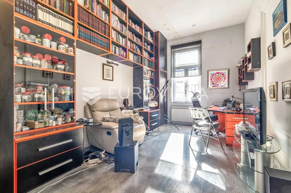 zagreb, centar, vodnikova, trosoban građanski stan 90 m² - slika 3