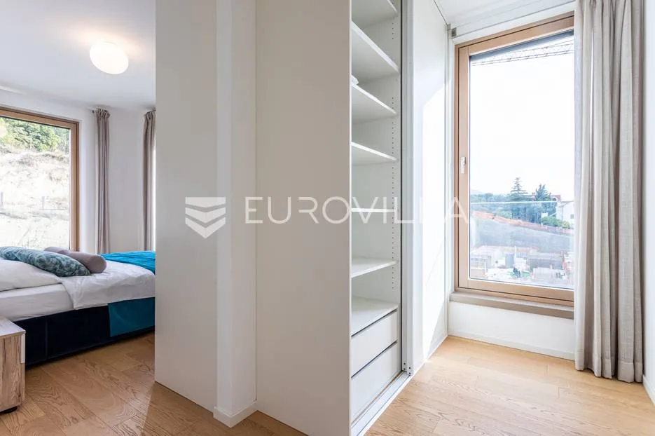 split, luksuzan i prostran stan u zgradi bel etage 160 m² - slika 10