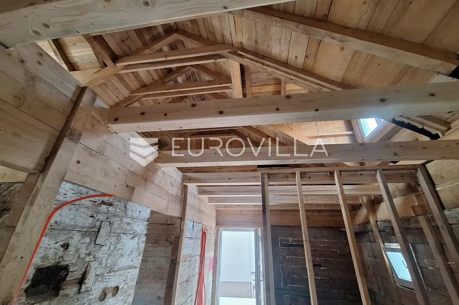 ogulin, kuća 180 m², centar grada, renovirano - slika 2