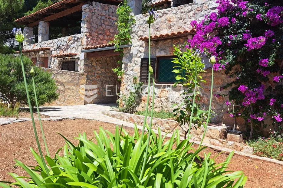 otok hvar - lijepa kamena kuća na mirnoj lokaciji - slika 6