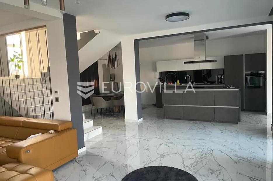 zadar, zemunik gornji, prekrasna vila s bazenom i okućnicom - slika 17