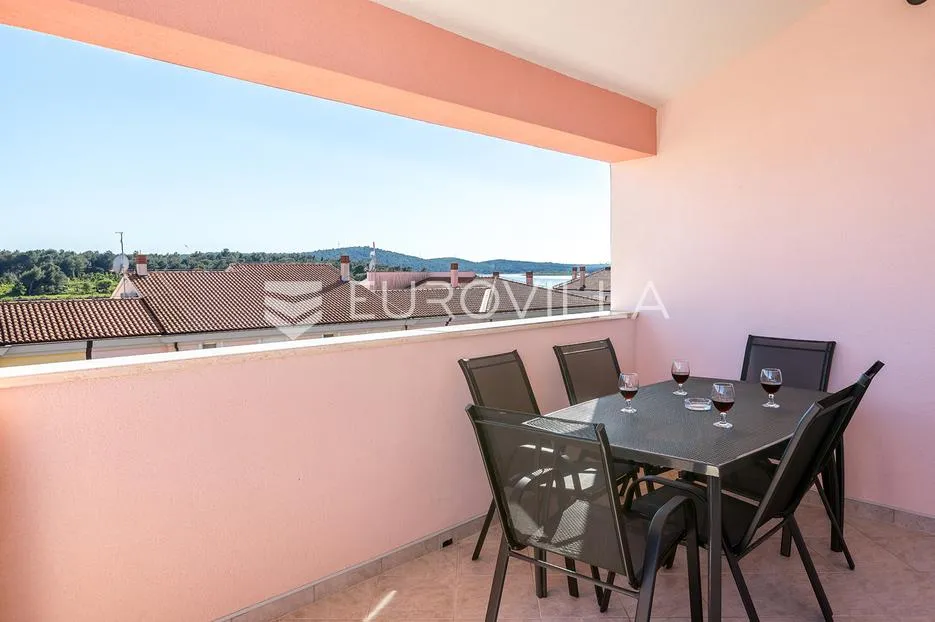 istra, medulin, velika samostojeća kuća sa 7 apartmana 100 m od mora - slika 41