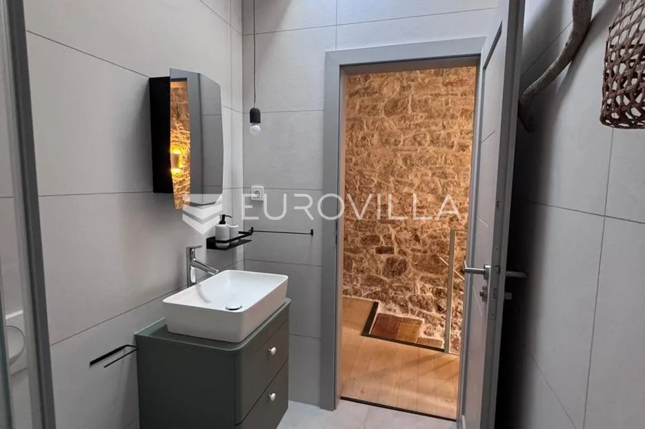 istra, bale, autentična šarmantna kuća na 4. etaže 120 m² u centru mjesta - slika 16
