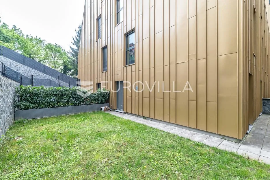 zagreb, donji grad, centar, luksuzan četverosoban stan s loggiom, terasom i vrtom 150 m² - slika 12