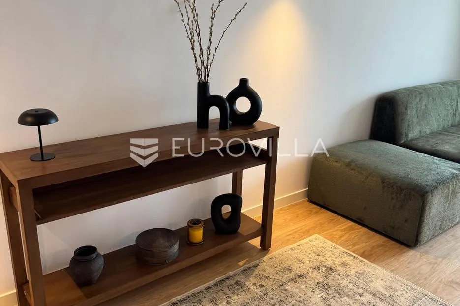 split, bel etage 2, luksuzan jednosoban stan s garažnim mjestom - slika 10