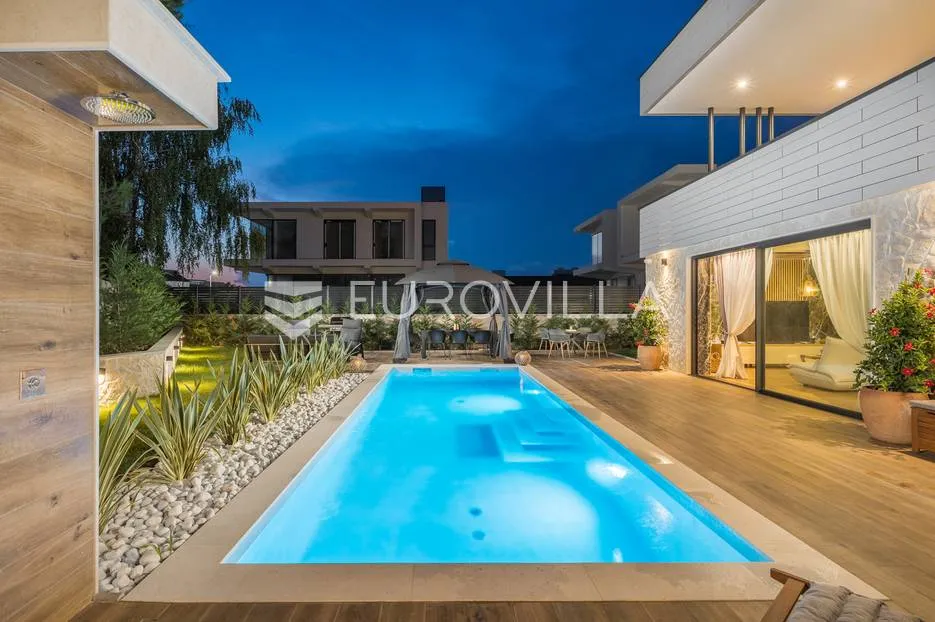 funtana, istra, moderna vila s bazenom, top lokacija - slika 43