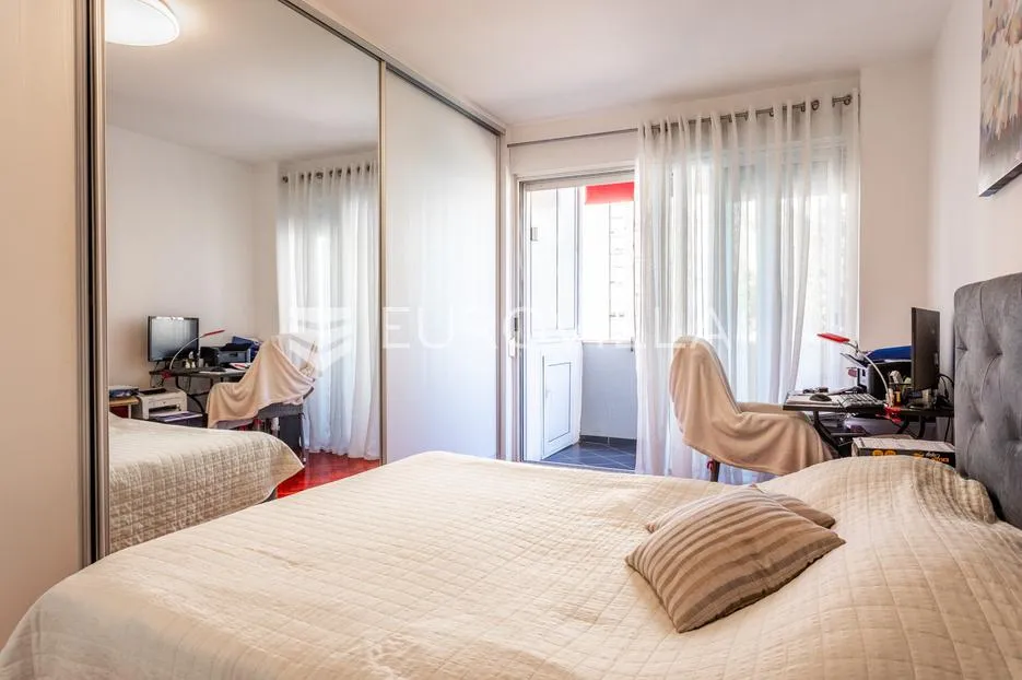 split, lovret, dvosoban stan s pogledom na more - slika 9