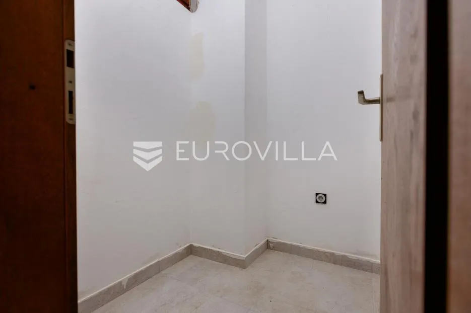 rijeka, hosti, južno orijentiran stan 120 m² potkrovlje 150 m², pogled na more - slika 8