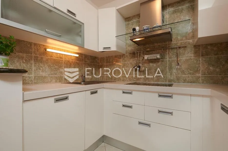 trogir, saldun, dvosoban stan površine 90 m2 s pogledom na more - slika 7