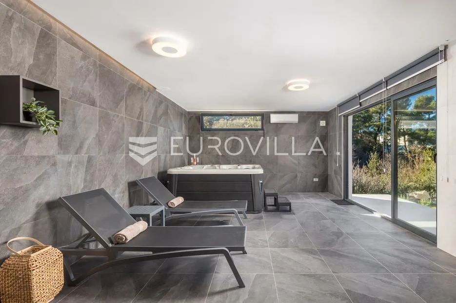 otok krk, malinska, luksuzna vila s dva apartmana u prvom redu do mora - slika 30