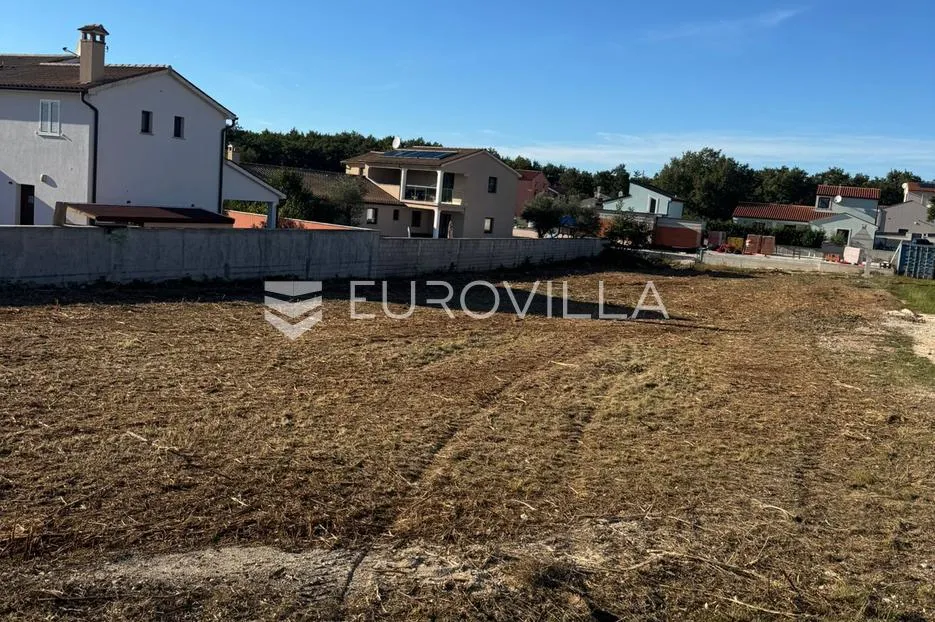 Istra, Bibići, građevinsko zemljište 1290m2 s projektom za samostojeće kuće s bazenom - Bibići, Svetvinčenat
