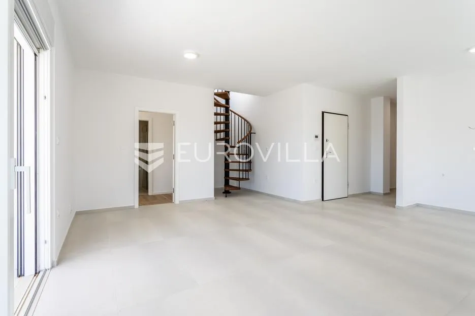 srima, trosoban penthouse na vrhunskoj lokaciji s pogledom na more - slika 9