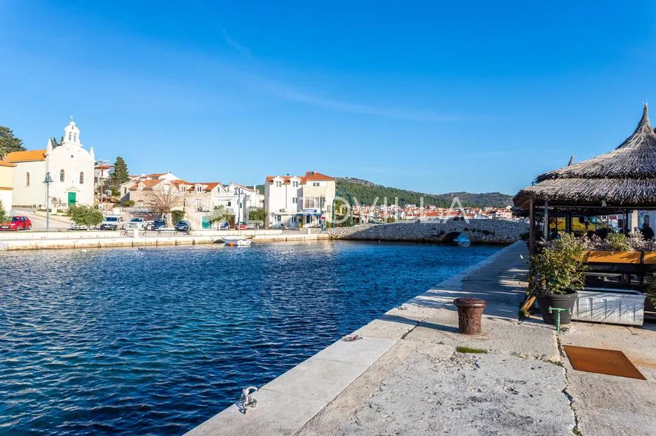 tribunj, kamena kuća par koraka do mora - slika 16
