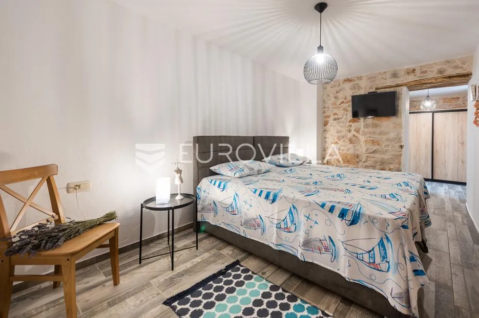 istra, umag, autentična istarska kamena kuća 260 m², okružena zelenilom, 1349 m² okućnice - slika 31