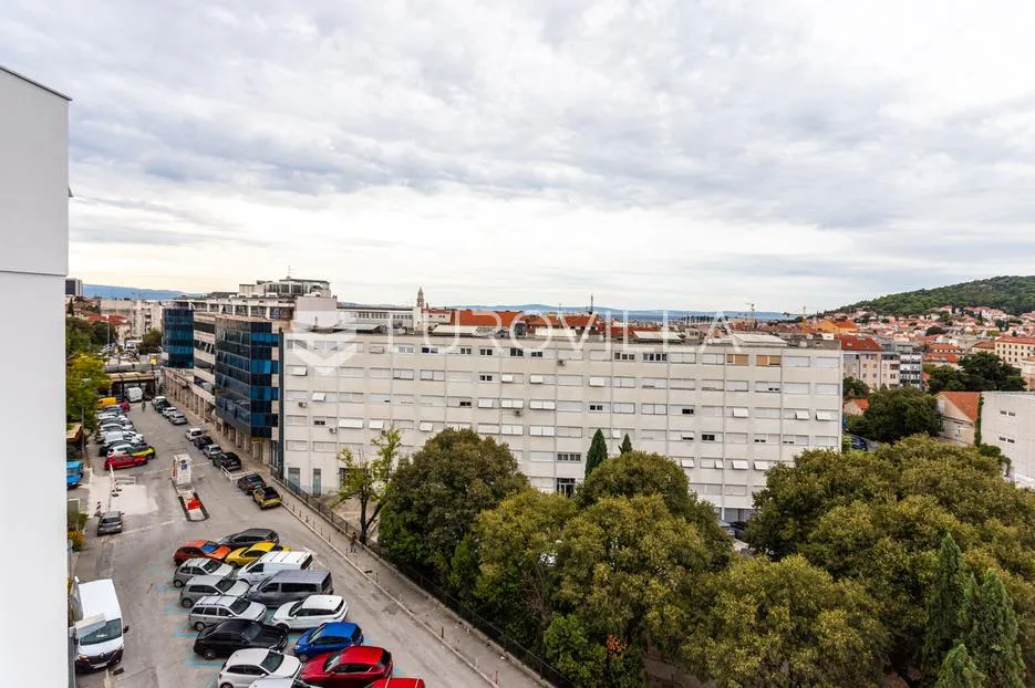 split, centar, trosoban stan s duplom garažom - slika 28