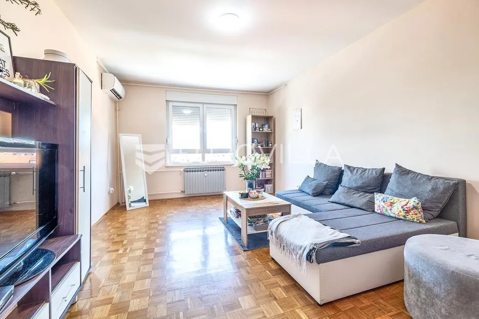 Zagreb, Trešnjevka, uređen trosoban stan s garažnim mjestom, 78,64 m²