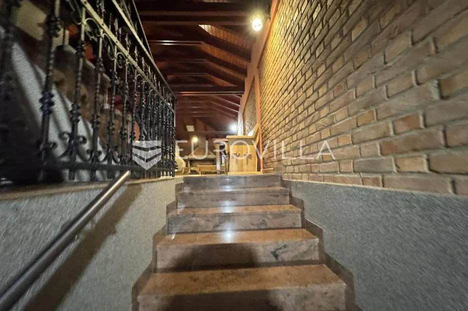 đakovo, centar, luksuzna kuća 470 m2 na izuzetnoj lokaciji - slika 43