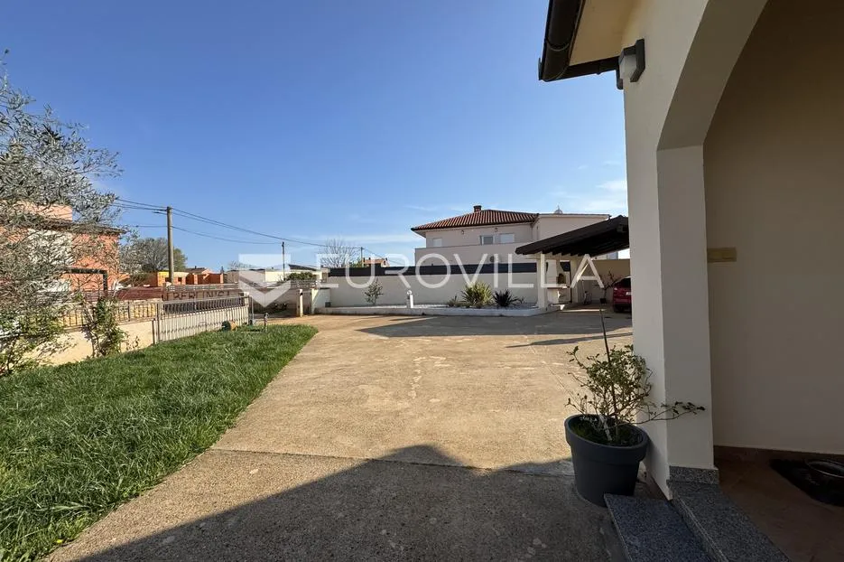 istra, valbandon, najam obiteljske kuće 180m2 s predivnom okućnicom - slika 13